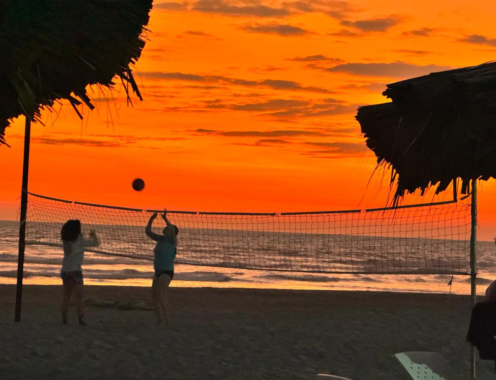 Hotel Tesoro Beach San Luis La Herradura Dış mekan fotoğraf