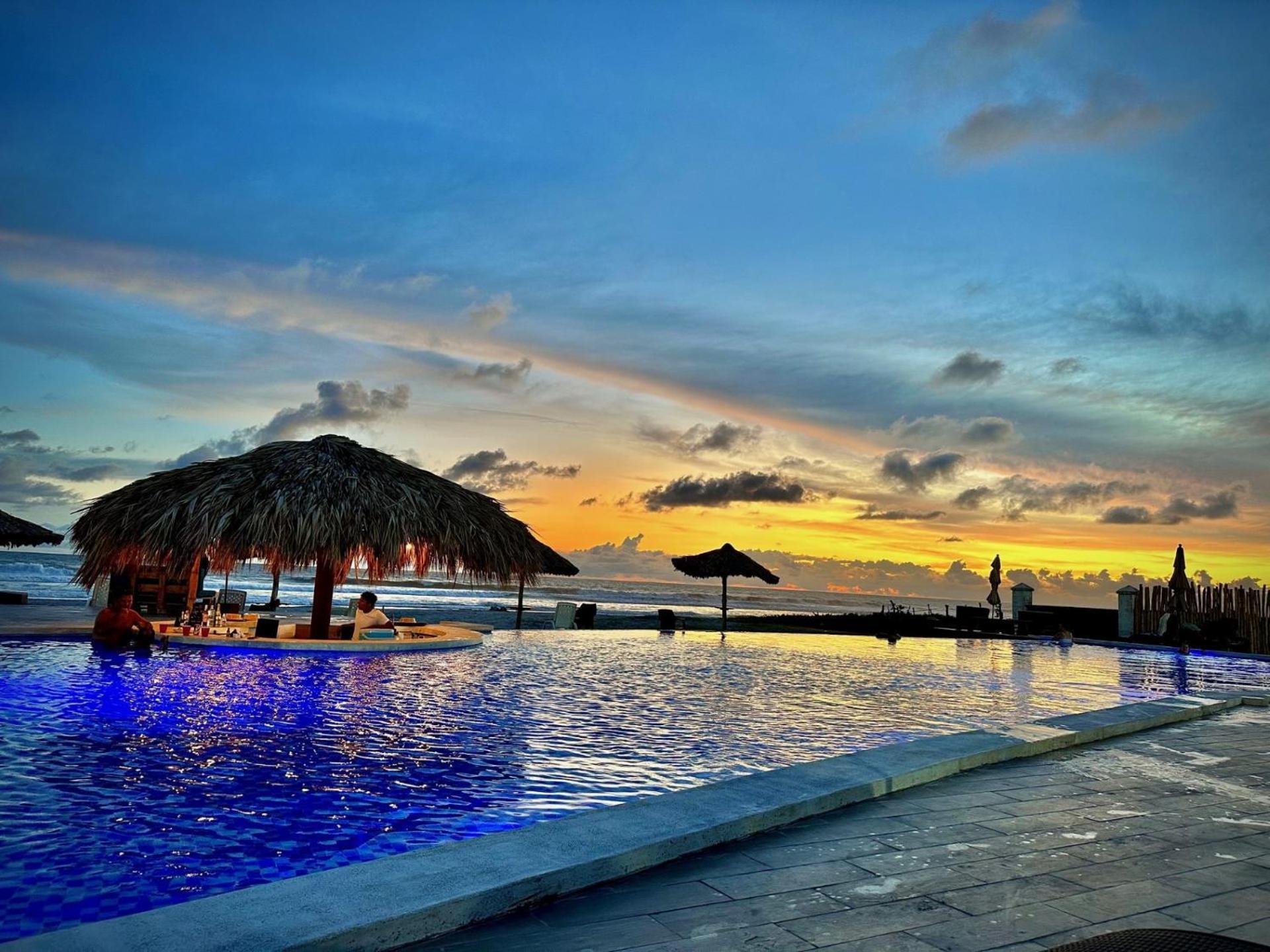 Hotel Tesoro Beach San Luis La Herradura Dış mekan fotoğraf