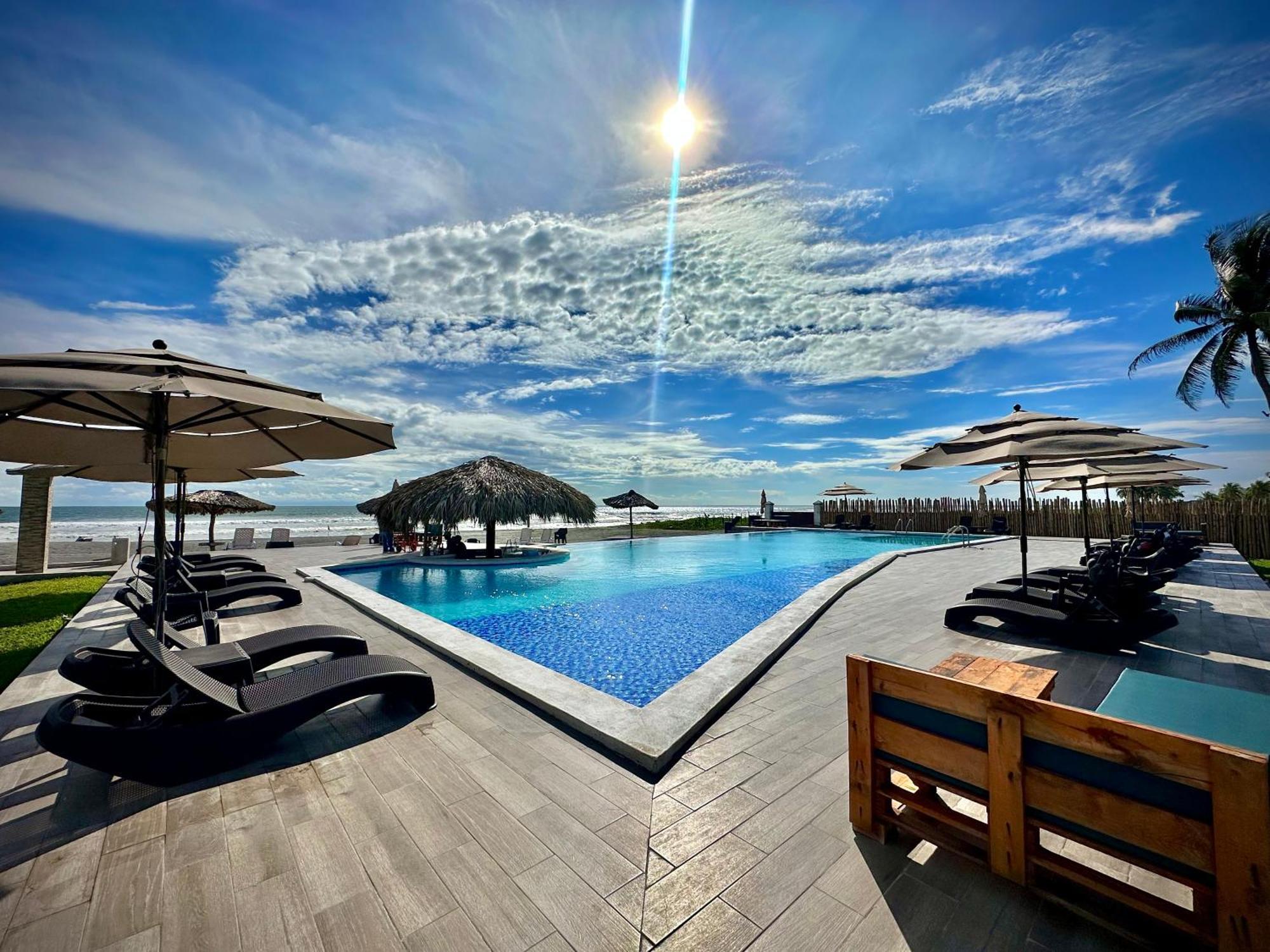 Hotel Tesoro Beach San Luis La Herradura Dış mekan fotoğraf